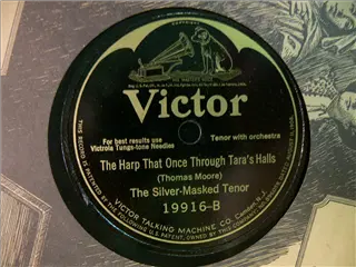 small_victor 19916 b.webp